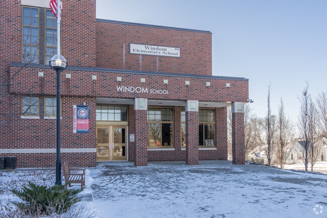Academic achievements at Windom Elementary include 42% proficiency in math and 52% in reading.