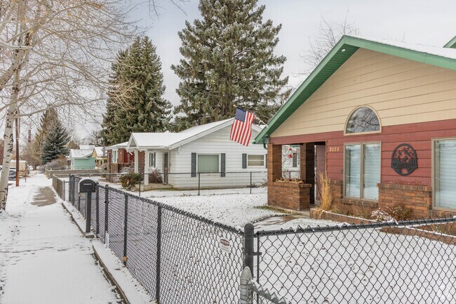 Most homes in Floral Park have enough front lawn space for a dog to roam around and explore.