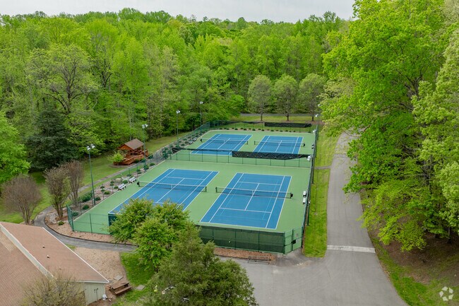 Stonebridge residents enjoy a variety of  amenities.