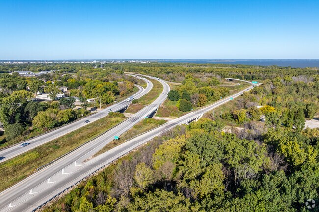 I-43 borders the neighborhood and connects to Green Bay’s highway loop.
