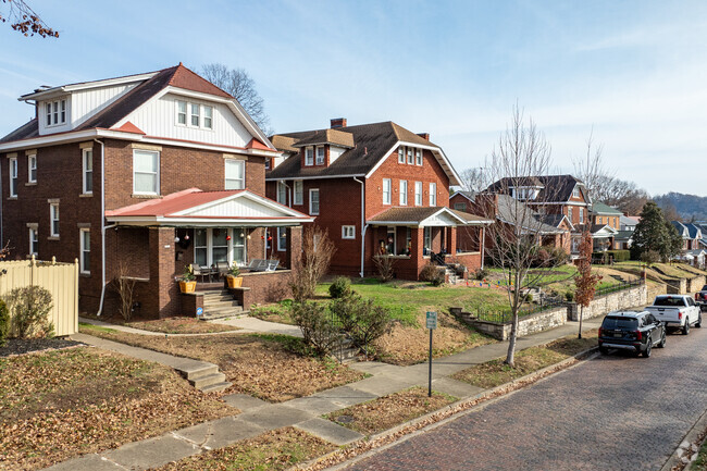 Beautifuly maintained foursquare brick homes line the brick-paved streets of Highlawn.