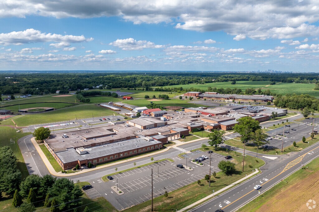 Kingsway Regional High School has scored an overall B grade from Niche.