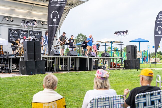 Jazz Under the Stars brings music lovers to Noelridge Park every summer.