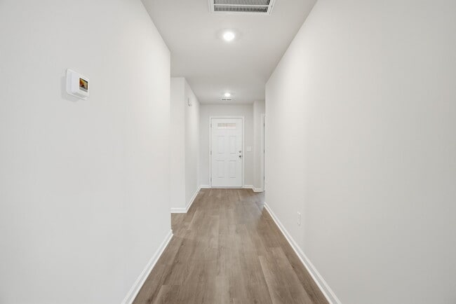 1014 Welcome Rd, Greenville, SC 29611 - photo 5