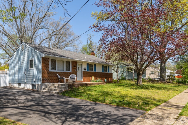 A row of ranch-style homes in Pine Hill.