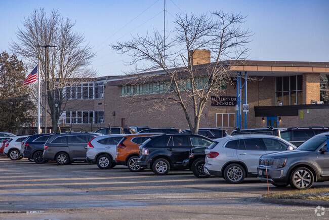Little Fort Elementary School is part of  Waukegan Community Unit School District 60.