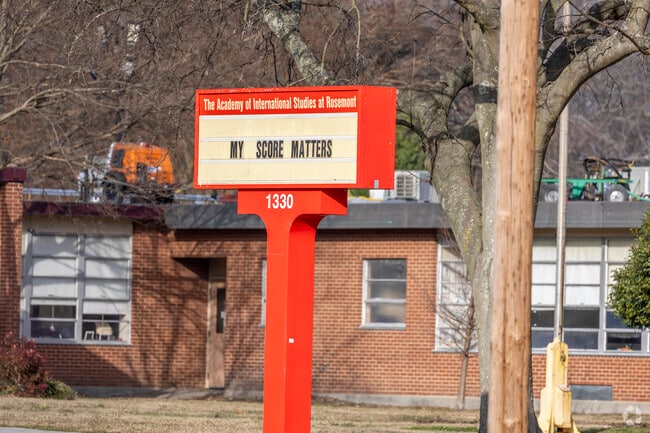 Rosemont Middle School encourages student involvement in various clubs and activities.