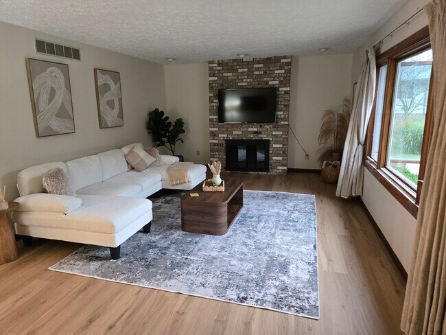 1632 S Sycamore Ct, Bloomington, IN 47401 - photo 4