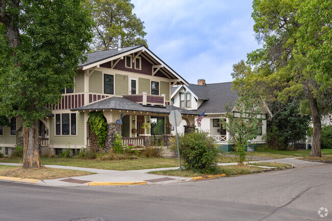 Most of the homes in the historic part of Bogert Park are two story.
