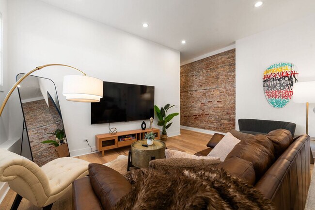 1941 W Augusta Blvd unit ID1354355P, Chicago, IL 60622 - photo 5