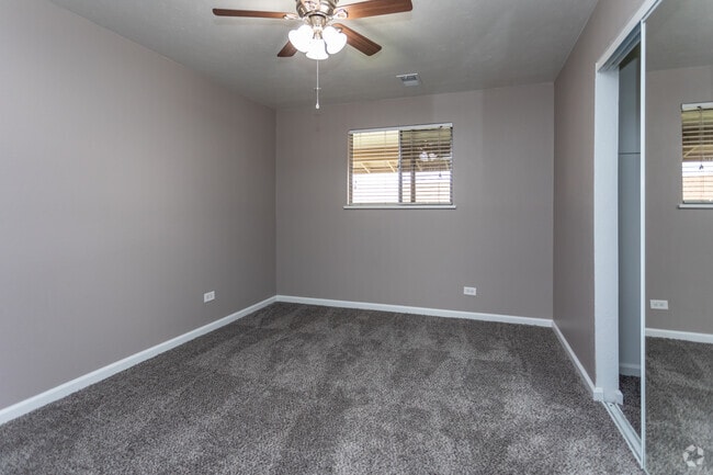 Beautiful Remodeled Apartments - includes washer/dryer Must See!, Lakewood, CO 80214 - photo 4