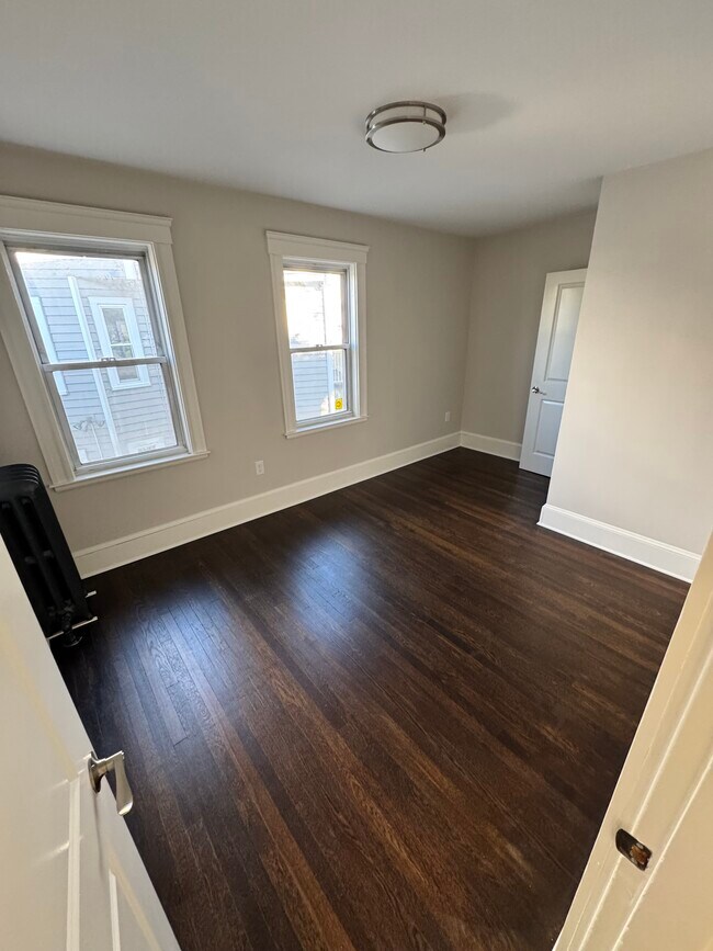 146 Avon St unit 146 Avon 1, Malden, MA 02148 - photo 5