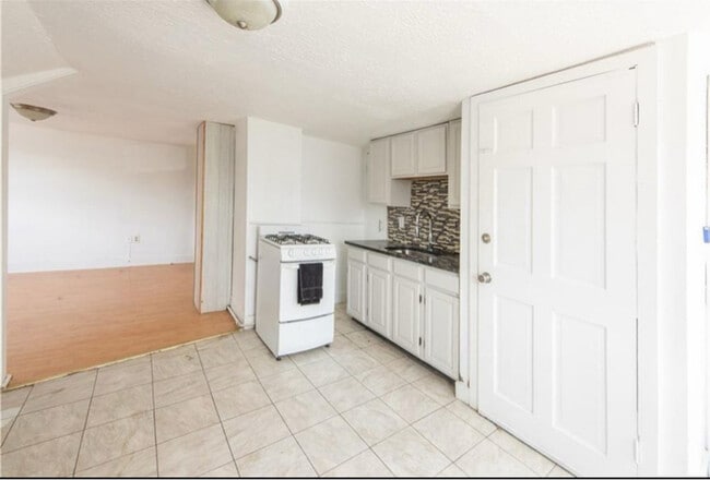 6 Howard St unit 3, Cranston, RI 02920 - photo 7