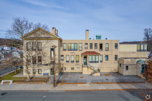 School 22 in Yonkers serves families in the community of Yonkers.