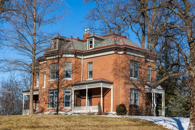 Early 20th century Victorian homes in St Joseph live near the downtown area and may occupy corner lots.