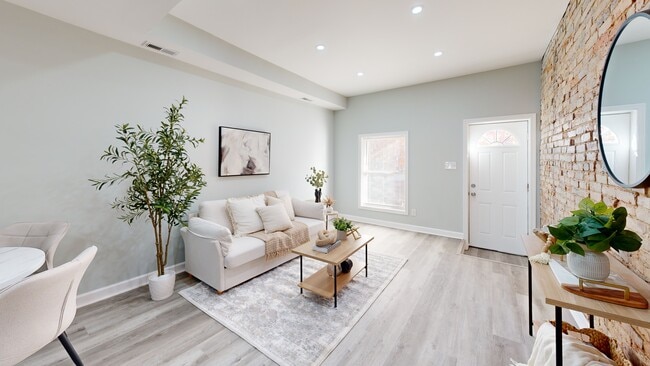 328 S Macon St, Baltimore, MD 21224 - photo 2