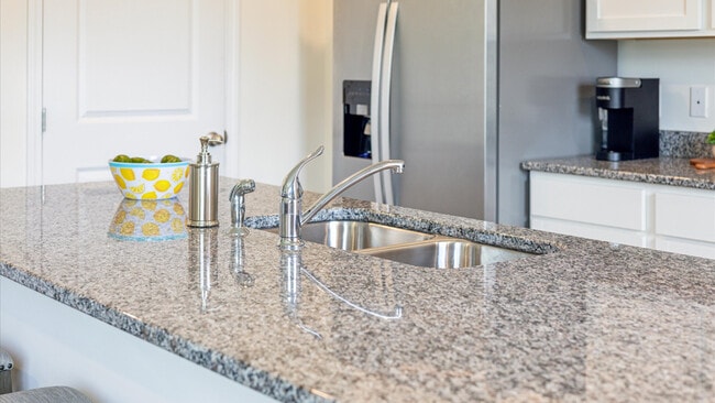 7038 Randleman Dr, Knoxville, TN 37918 - photo 4