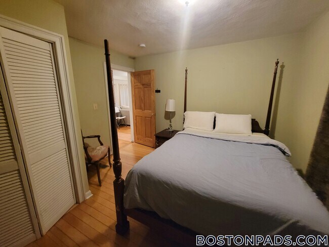 17 Holman St unit 1, Allston, MA 02134 - photo 4