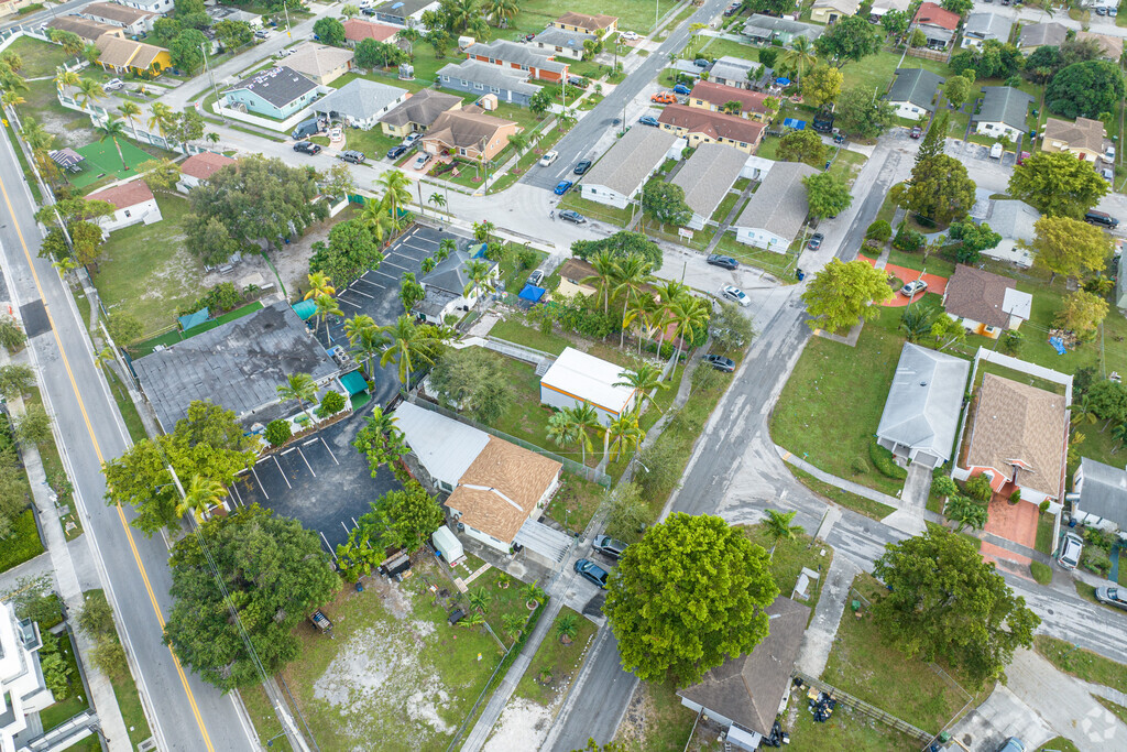 * 		South Broward Montessori: A Learning Oasis Where Discovery Meets Educational Excellence.