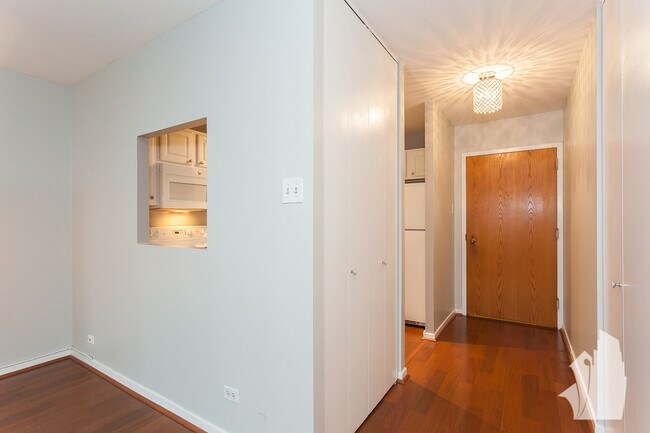 Grand Ohio Condominiums unit 618, Chicago, IL 60611 - photo 5