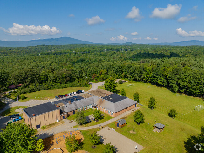 Salisbury Elementary School located in the town of Salisbury, NH serves grades K-5.