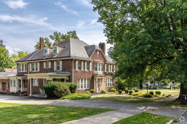 There are many styles of homes in Vallamont, PA.