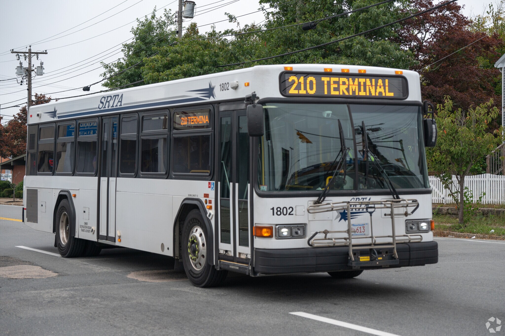 The local bus allows you to move around Buttonwood Park and New Bedford very easily.