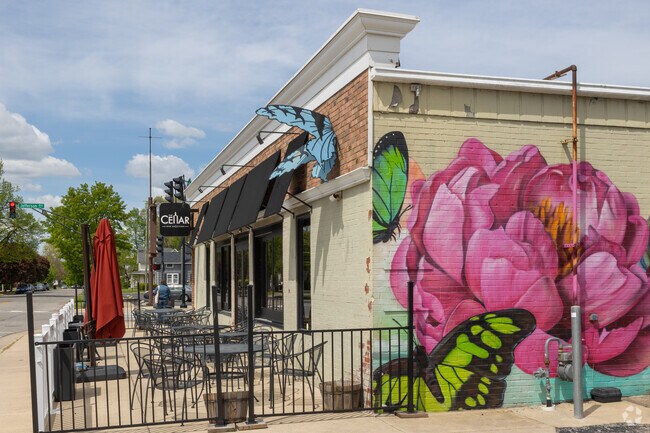 Colorful building murals and art can be seen all over the Howard Park-East Bank neighborhood.