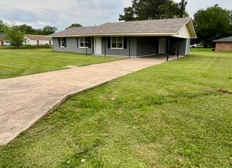135 Kelly St, Natchitoches, LA 71457