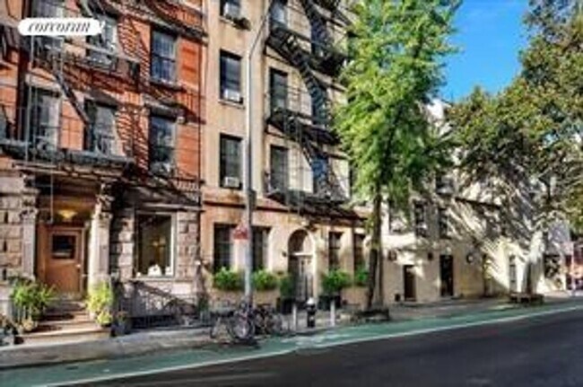 163 W 10th St, New York, NY 10014 - photo 6