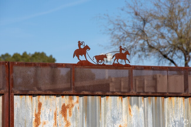 Richland Heights has fun details scattered throughout the neighborhood.