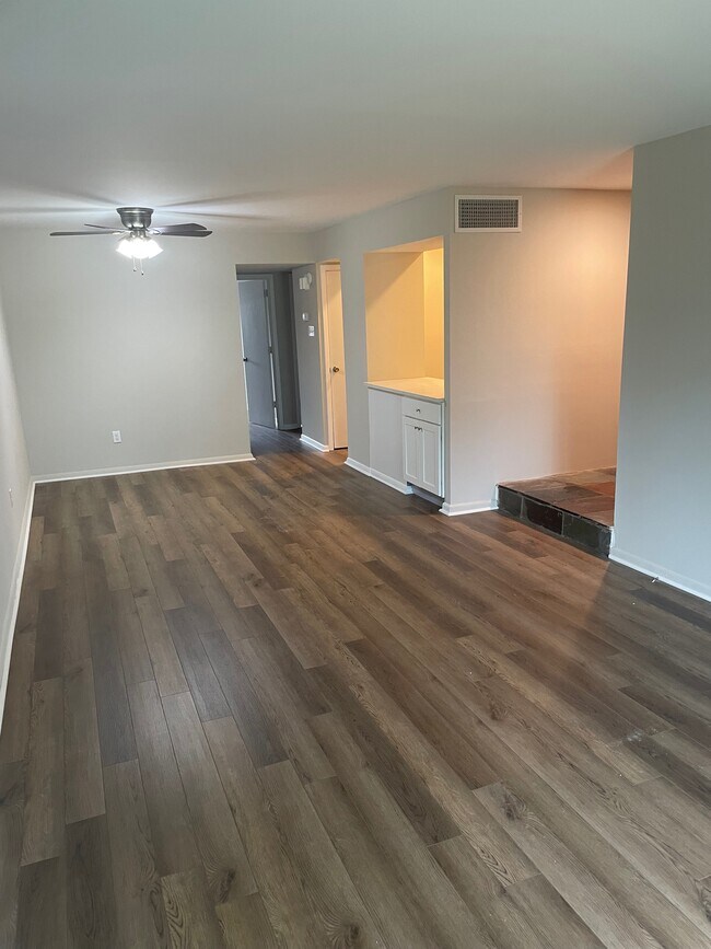 328 Hermit St Unit 1st Floor, Philadelphia, PA 19128