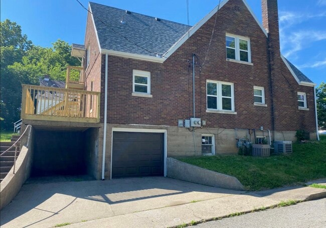 1103 E Mccarty St unit A, Jefferson City, MO 65101 - photo 3