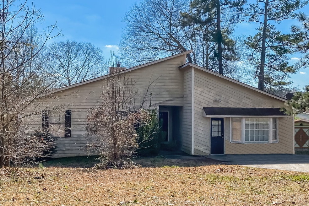148 Little Joe Ct, Riverdale, GA 30274 - photo 1