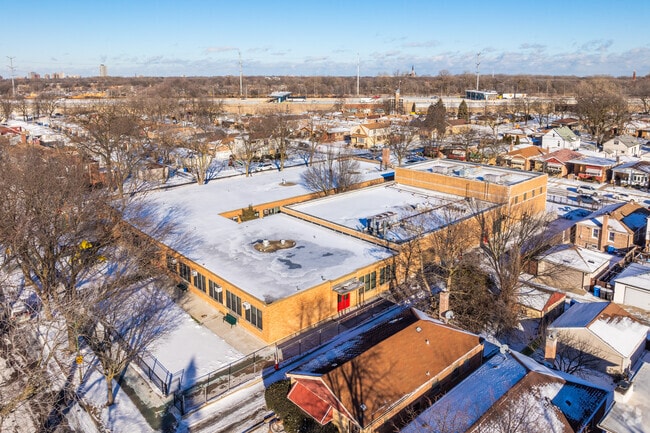Hoyne Elementary School has limited parking for staff and guests.