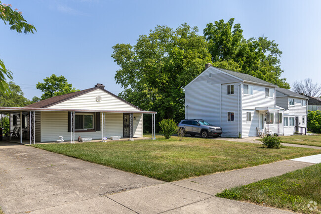 Highview Hills has a wide variety of home styles throughout the neighborhood.