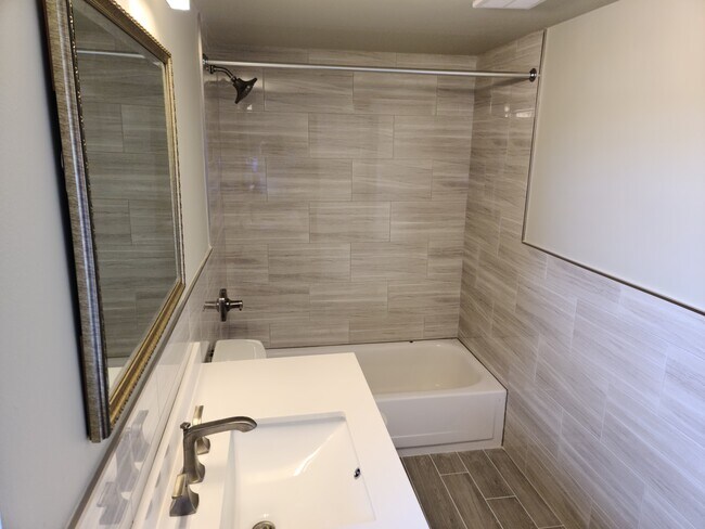 47 Garden View Terrace unit 4, East Windsor, NJ 08520 - photo 4