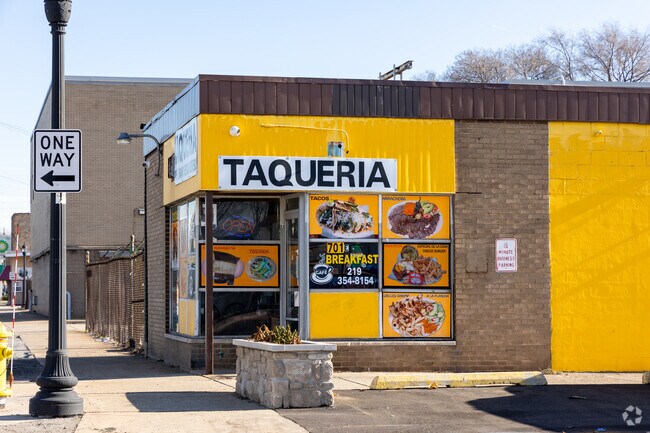 Taqueris Dos Hermanos serves up authentic meat onion and cilantro tacos to the locals.