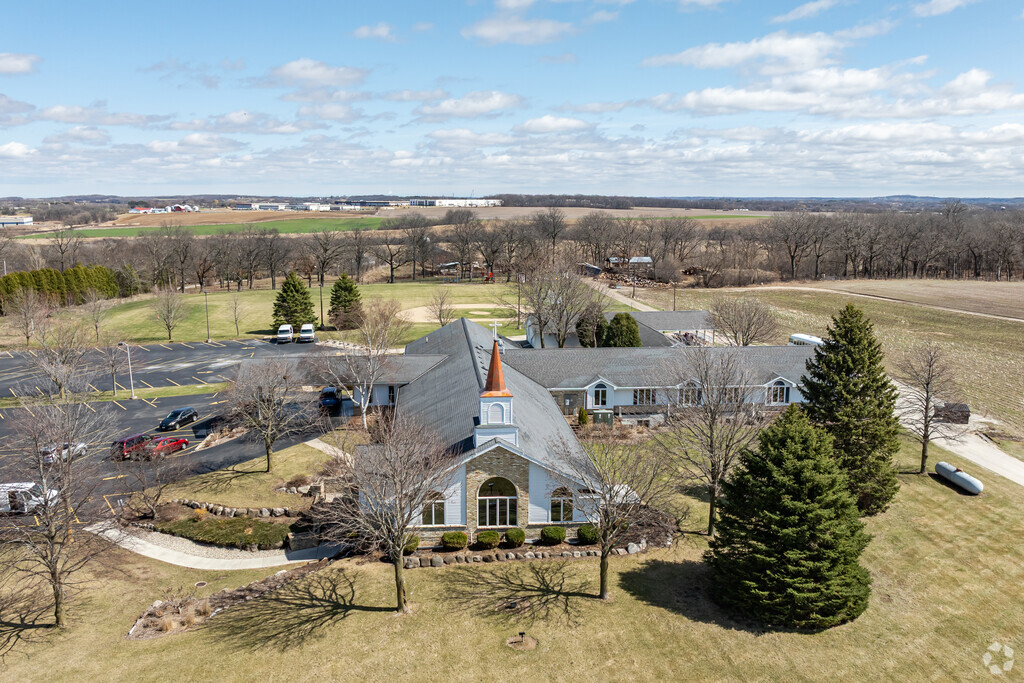 Mukwonago Baptist Academy is a private, christian school serving grades K-12.
