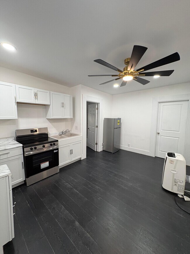 230 E 10th St, Covington, KY 41011 - photo 7