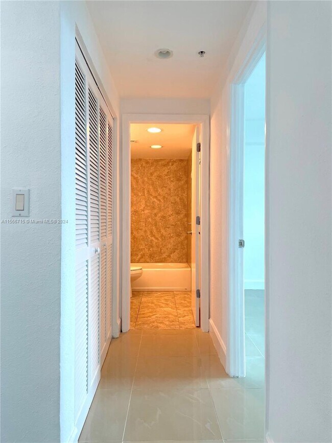 Treasures On The Bay II unit 9M, North Bay Village, FL 33141 - photo 5