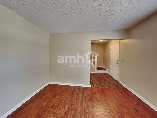 8612 Oak Creek Dr, Lewis Center, OH 43035 - photo 4