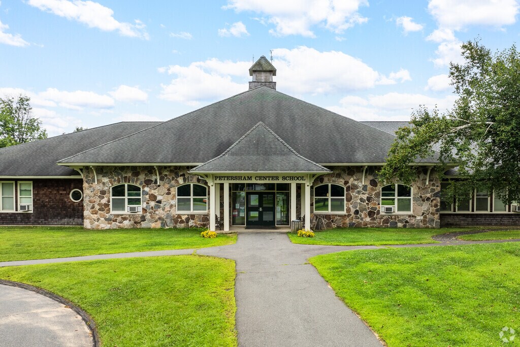 Petersham Center is a public school located in Petersham, MA.