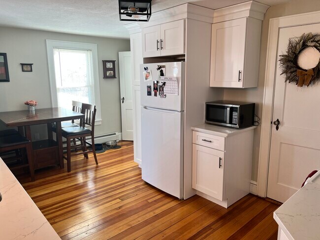 2 East St unit B, Hadley, MA 01035 - photo 4