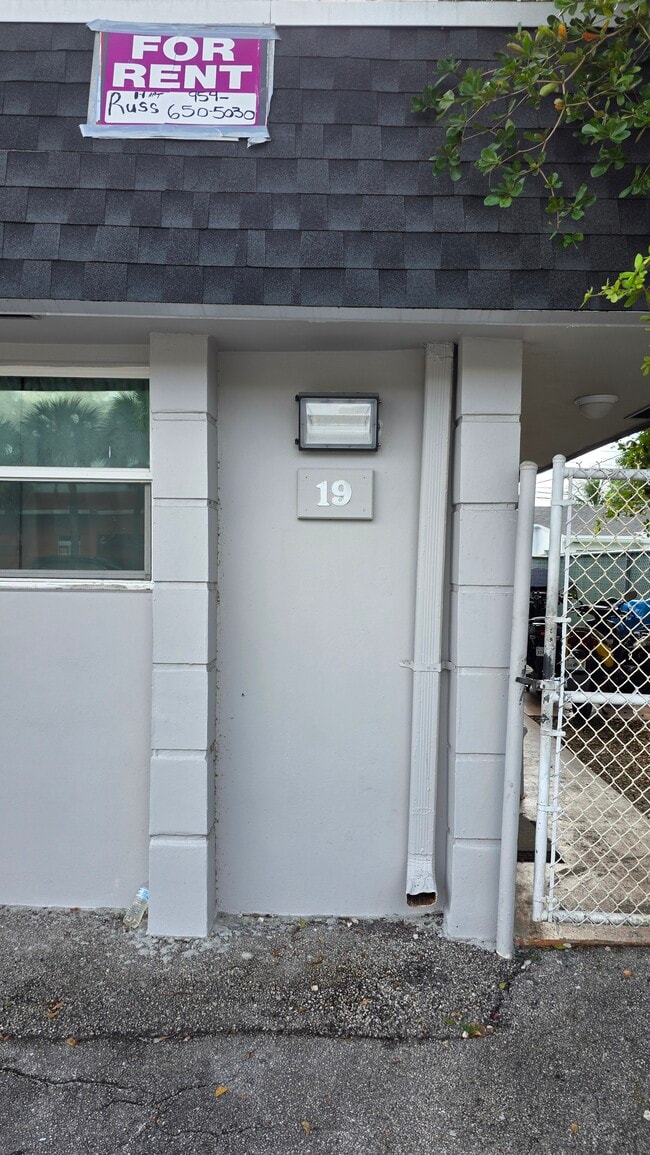 19 SW 14th St, Dania, FL 33004 - photo 2