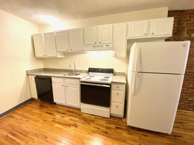 838 Huntington Ave unit 2, Boston, MA 02115 - photo 2