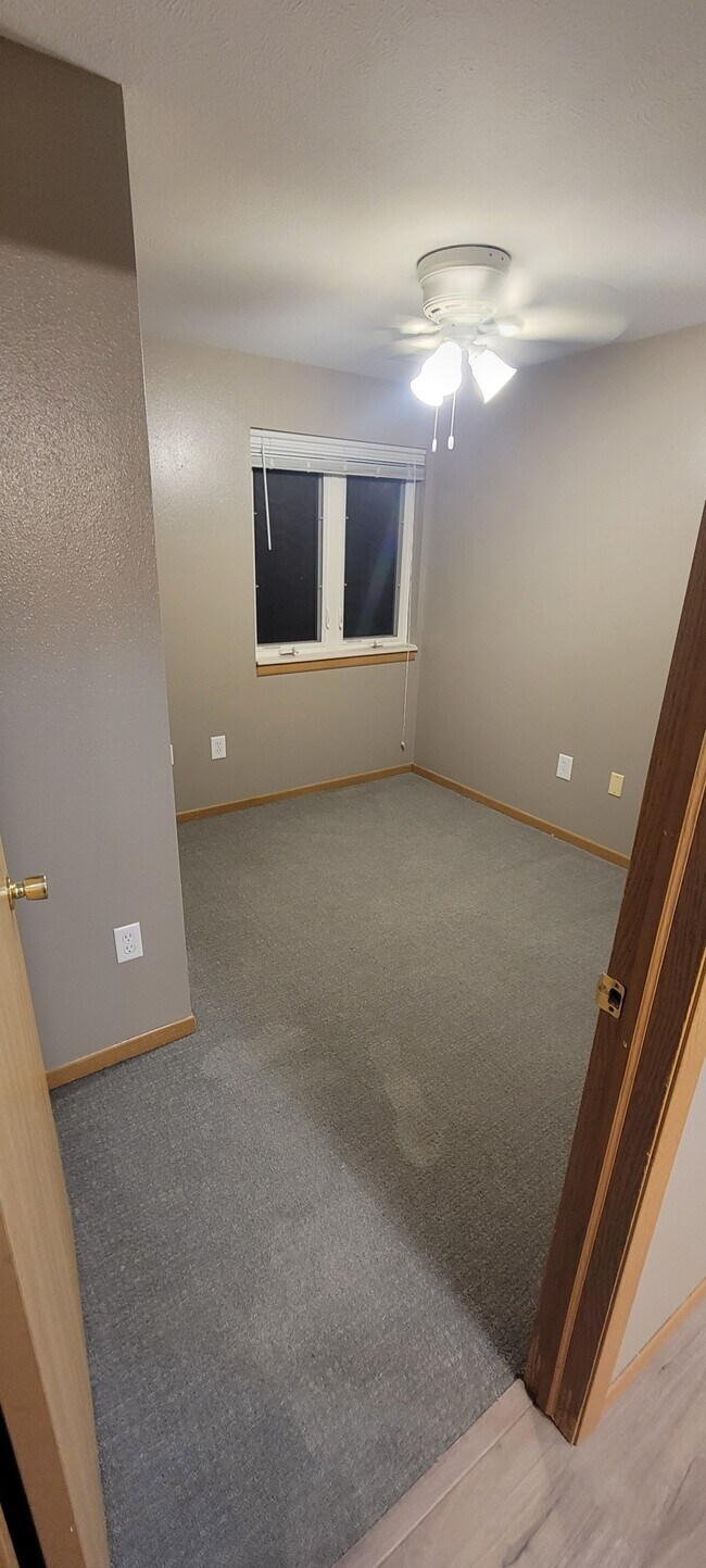 1308 E Redwood Blvd unit 1408 E Redwood BVD, Brandon, SD 57005 - photo 4