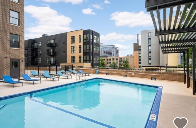 Large pool Jaquizzi BBQs