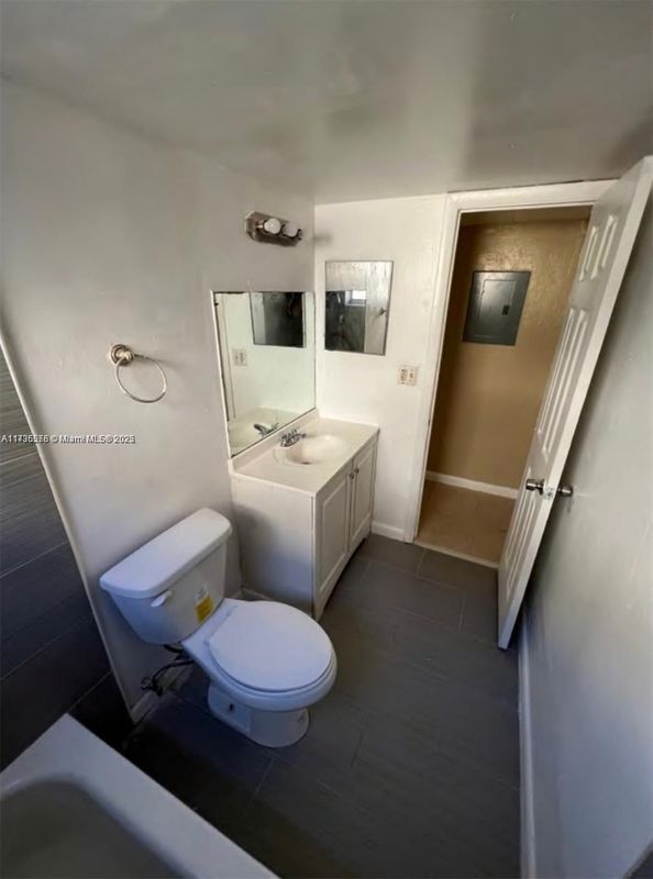 624 SW 16th Ave, Fort Lauderdale, FL 33312 - photo 5