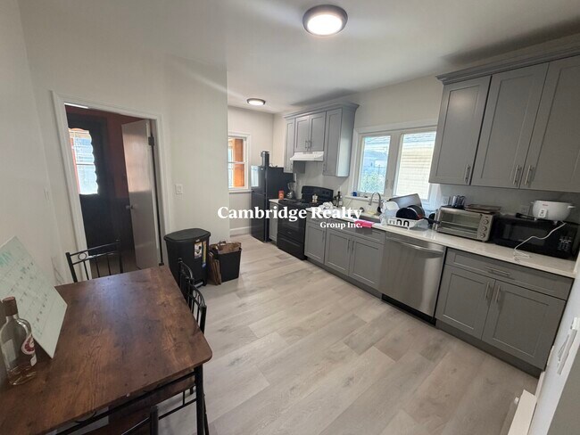 100 W Adams St unit 1A, Somerville, MA 02144 - photo 2